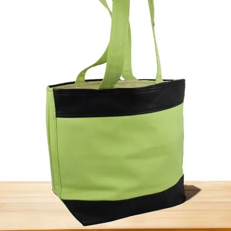 Zielona torba shopper z paskami